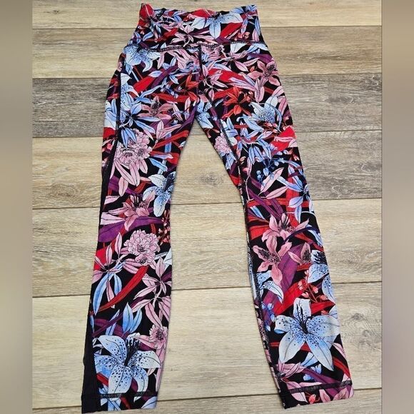 Lululemon Lululemon Wunder Under Crop (Hi-Rise)  Luxtreme size 4 - Picture 1 of 9
